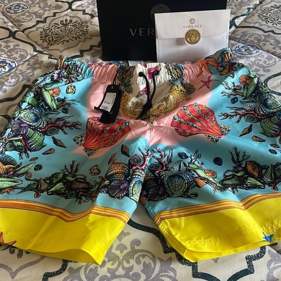 Versace - Picture 1 of 1